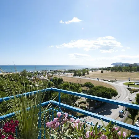 Szálloda Capitol 3*