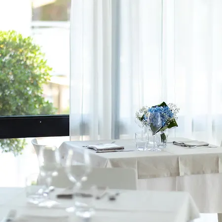 מלון Capitol מיסאנו אדריאטיקו