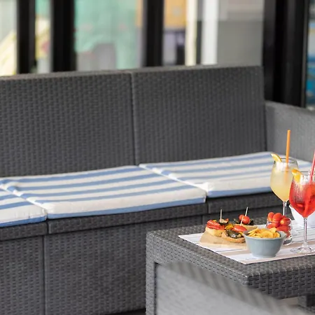Hotel Capitol 3*